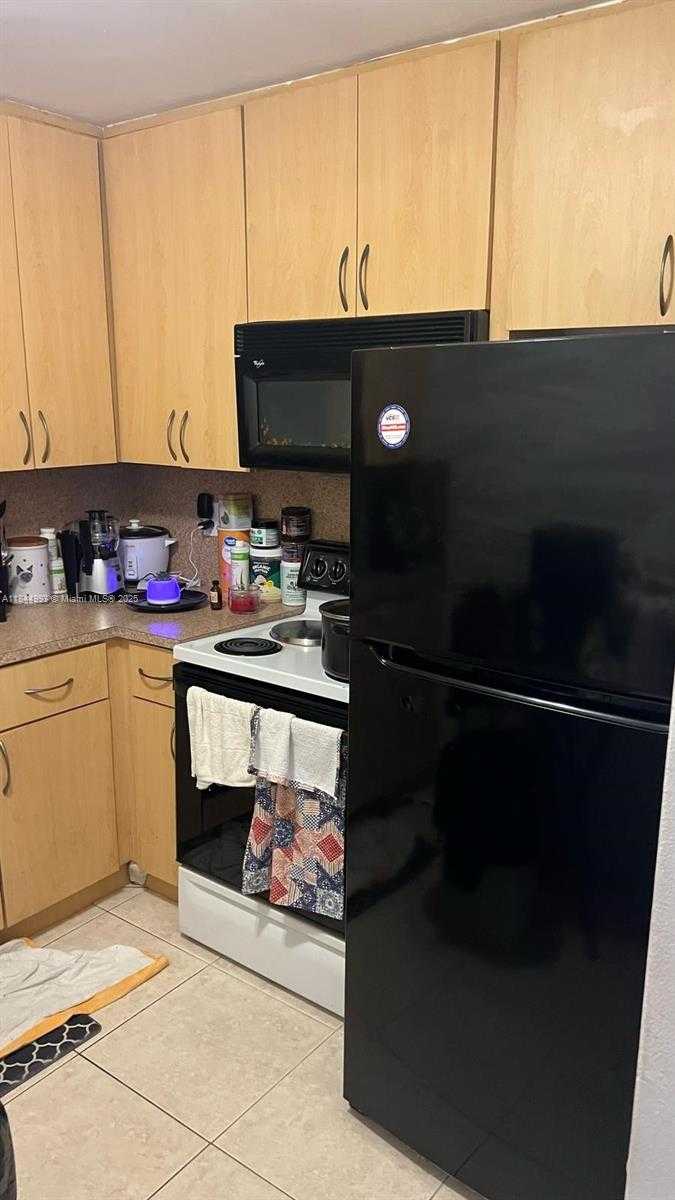 Small Image of 19080 NORTH EAST 3RD CT #307, Miami Number 3