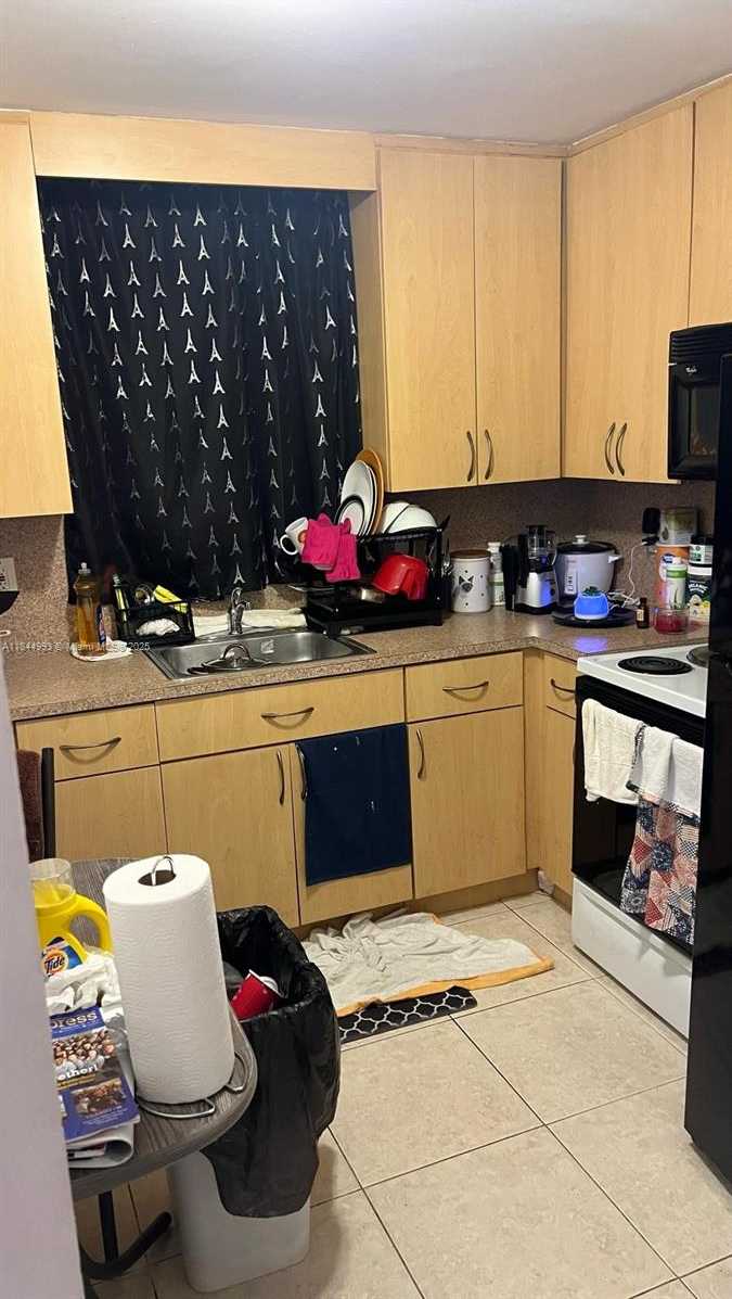 Small Image of 19080 NORTH EAST 3RD CT #307, Miami Number 4