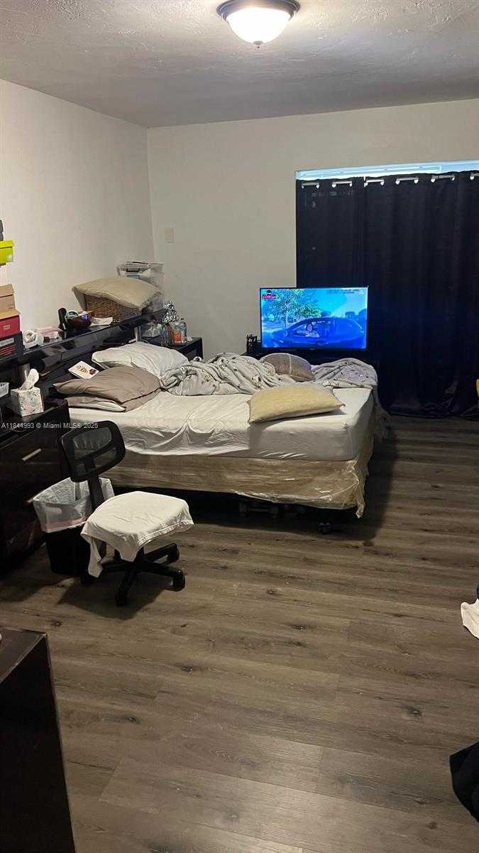 Small Image of 19080 NORTH EAST 3RD CT #307, Miami Number 9