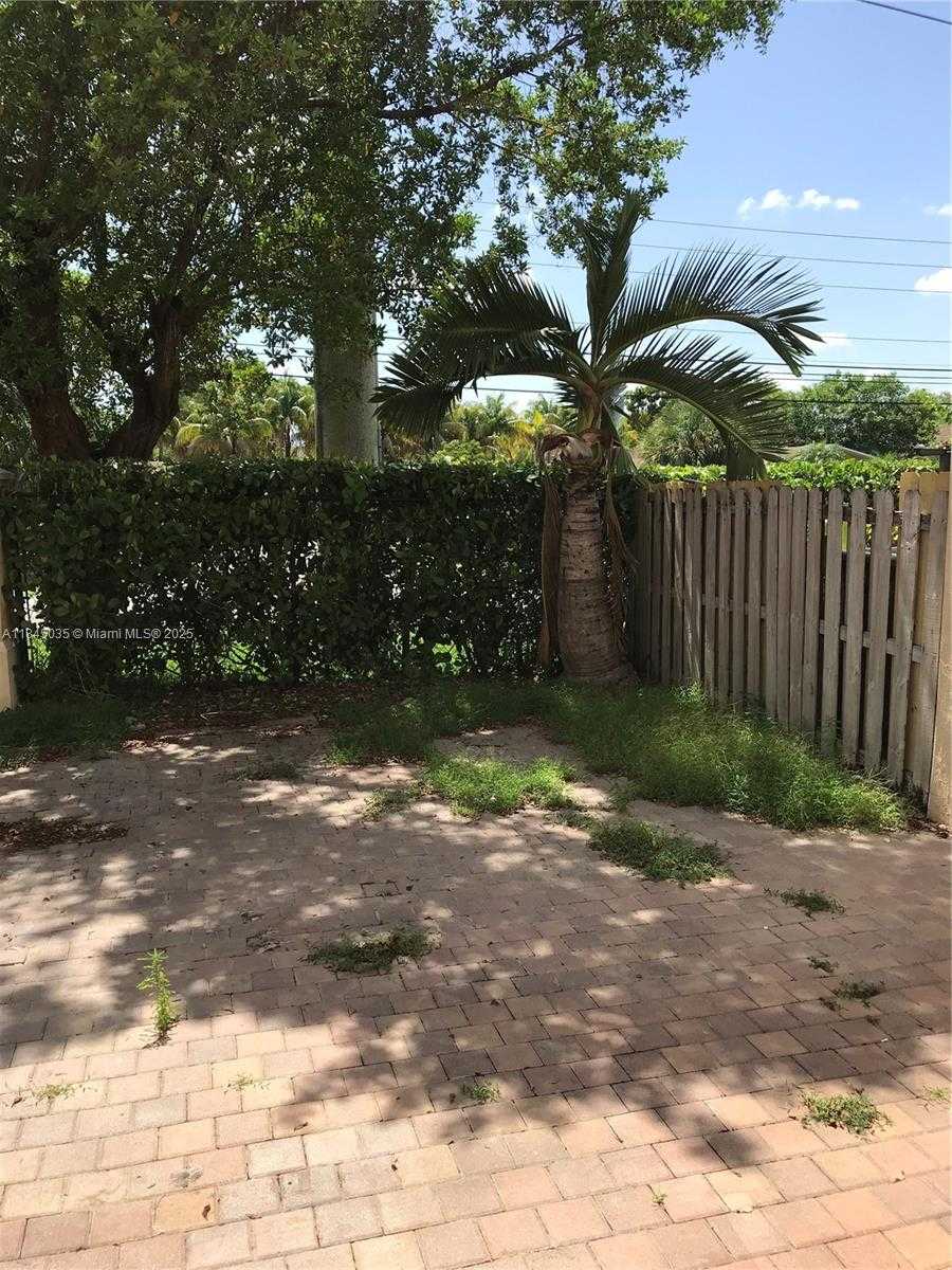 Small Image of 170 SOUTH EAST 6TH RD, Homestead Number 17