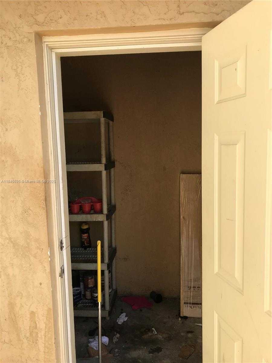 Small Image of 170 SOUTH EAST 6TH RD, Homestead Number 19