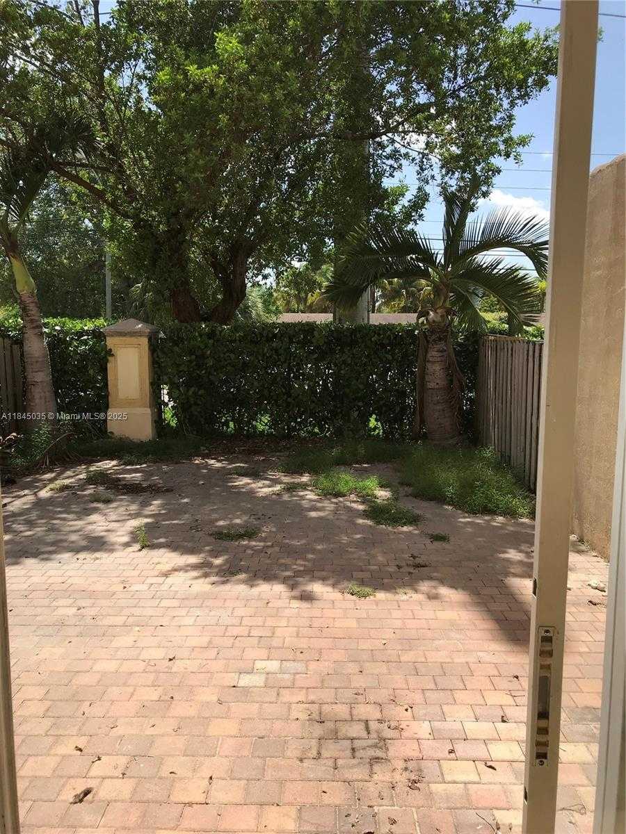 Small Image of 170 SOUTH EAST 6TH RD, Homestead Number 21