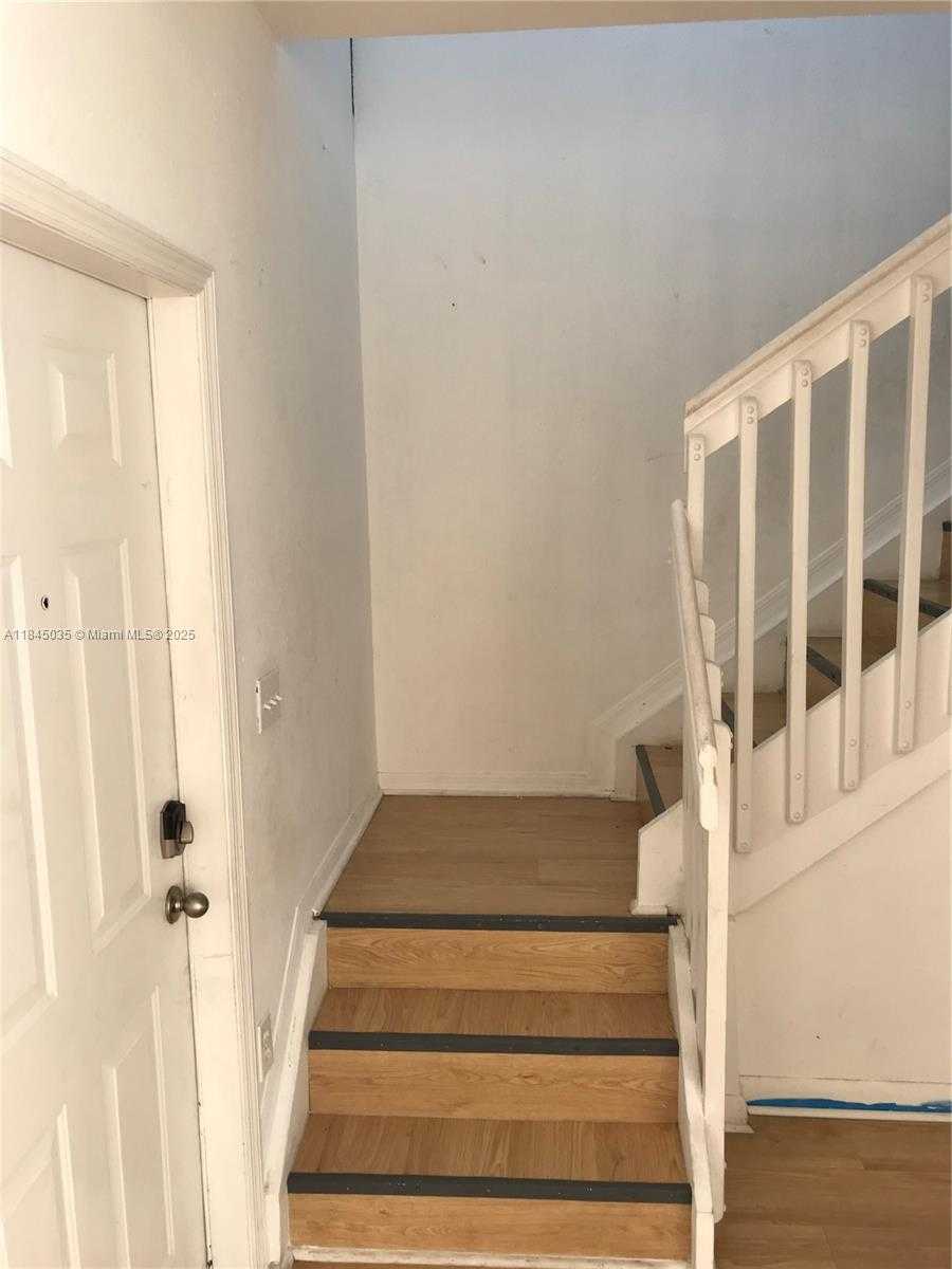 Small Image of 170 SOUTH EAST 6TH RD, Homestead Number 23