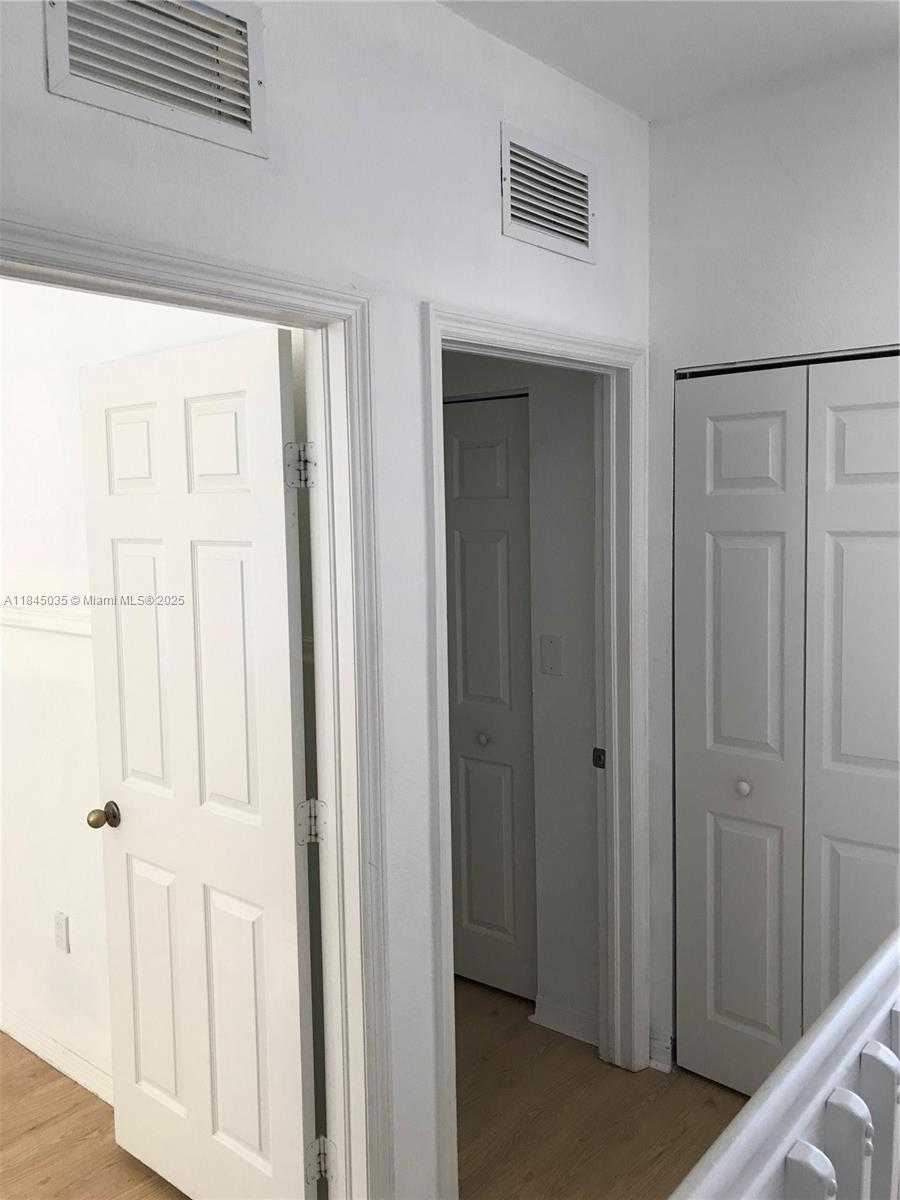 Small Image of 170 SOUTH EAST 6TH RD, Homestead Number 26