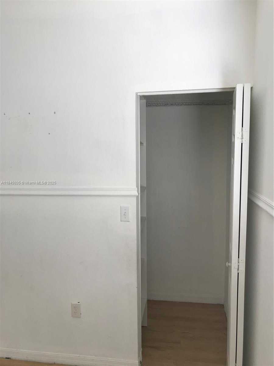 Small Image of 170 SOUTH EAST 6TH RD, Homestead Number 28