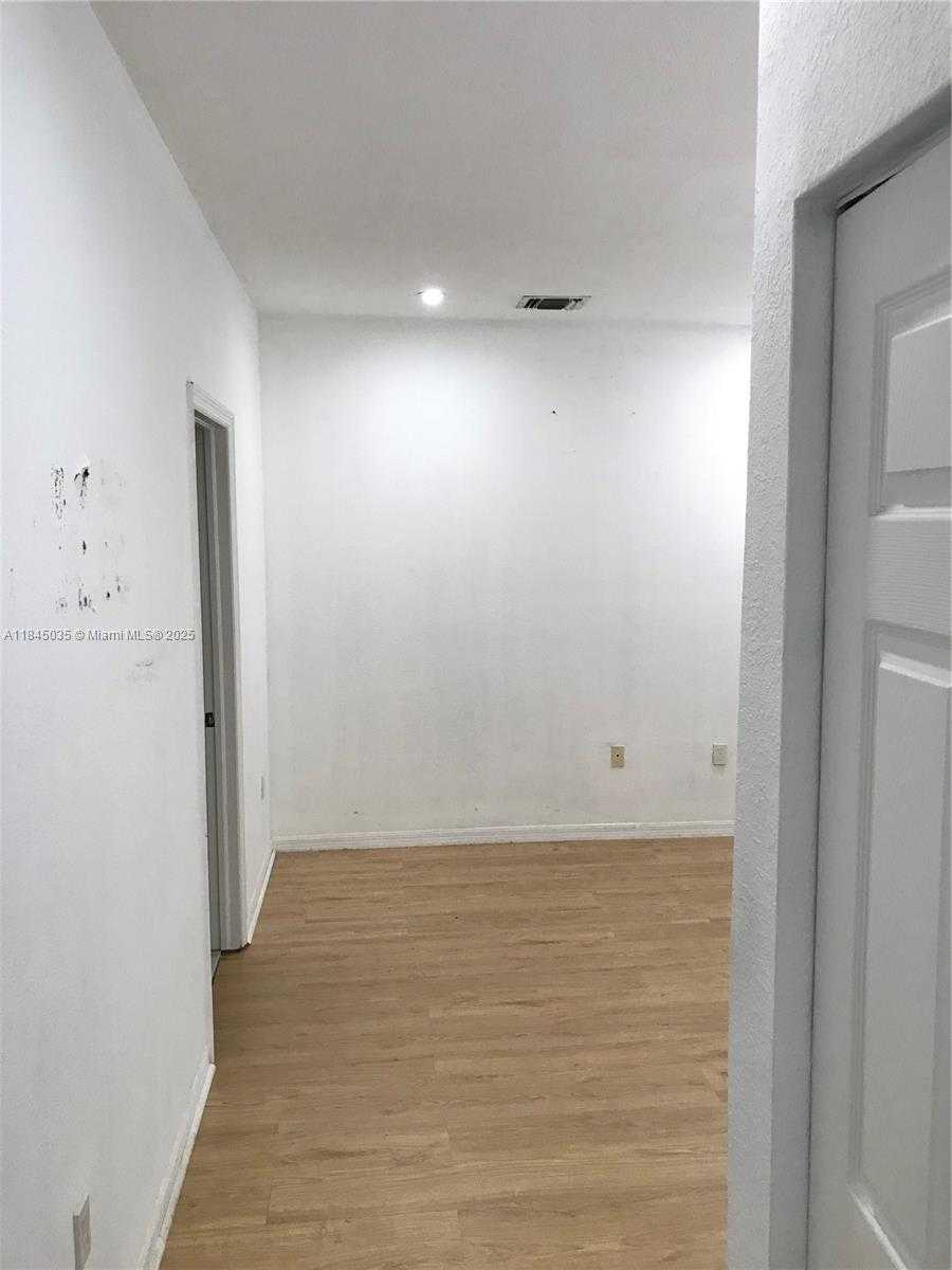 Small Image of 170 SOUTH EAST 6TH RD, Homestead Number 31