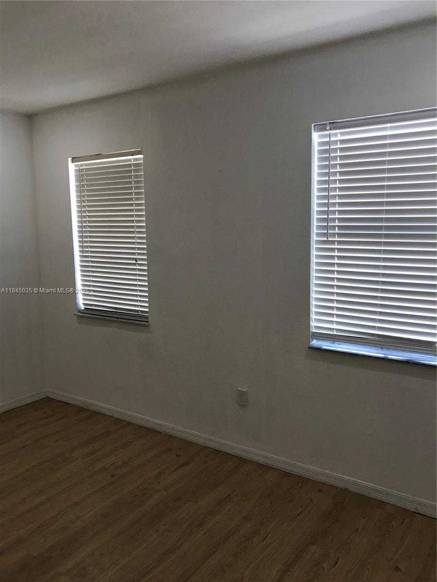 Small Image of 170 SOUTH EAST 6TH RD, Homestead Number 33
