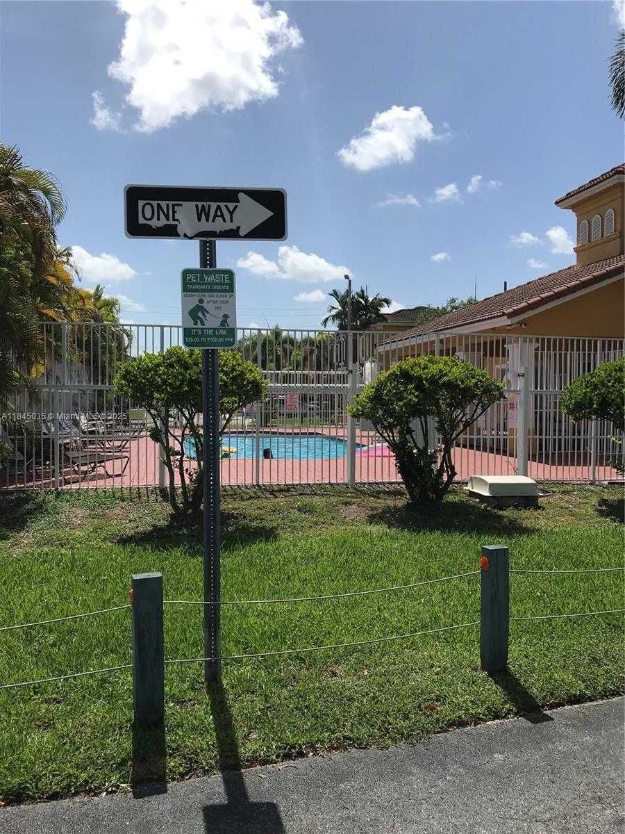 Small Image of 170 SOUTH EAST 6TH RD, Homestead Number 6