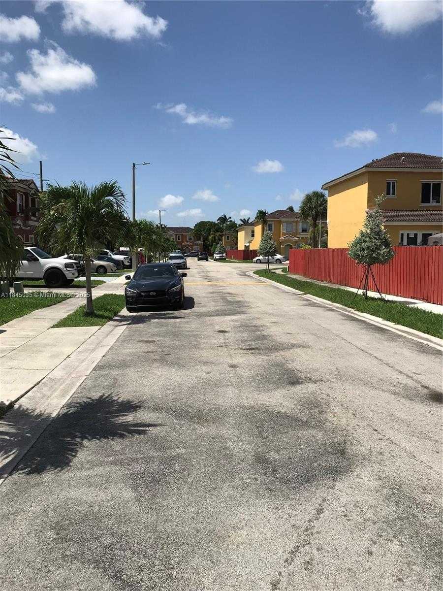 Small Image of 170 SOUTH EAST 6TH RD, Homestead Number 7