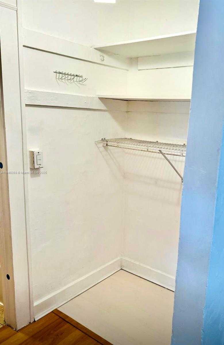 Small Image of 642 MICHIGAN AVE #24, Miami Beach Number 5