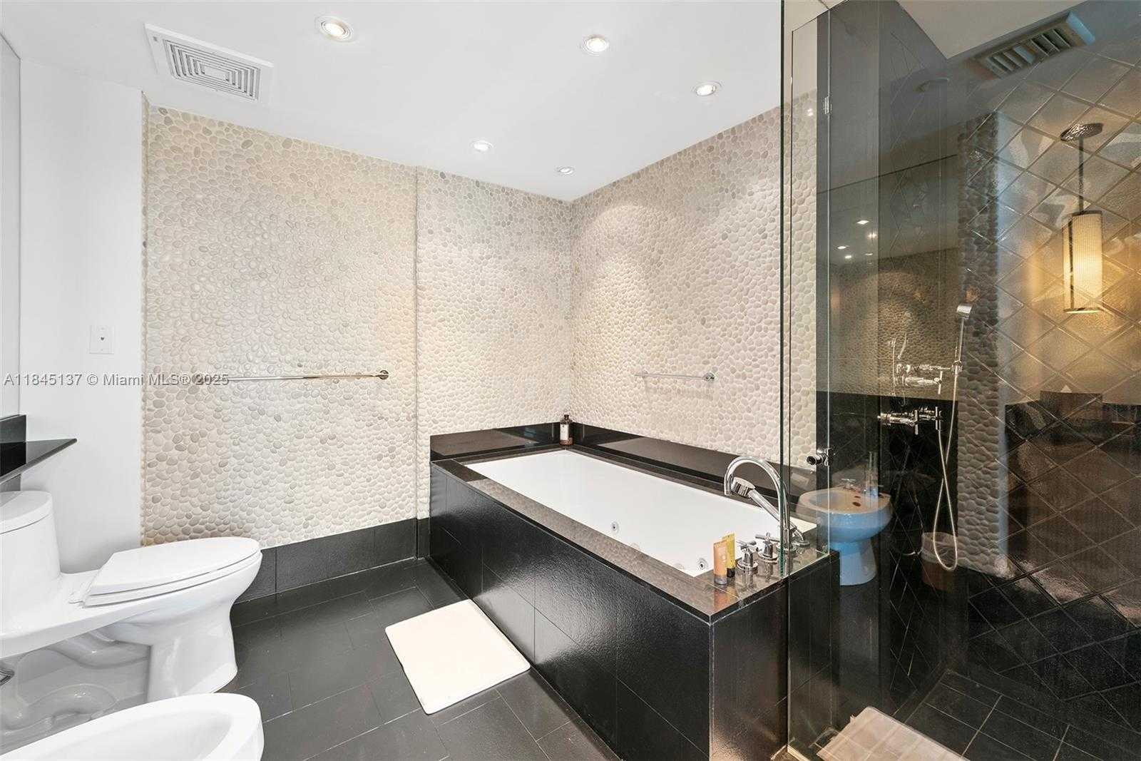 Small Image of 101 20TH ST #1706, Miami Beach Number 7