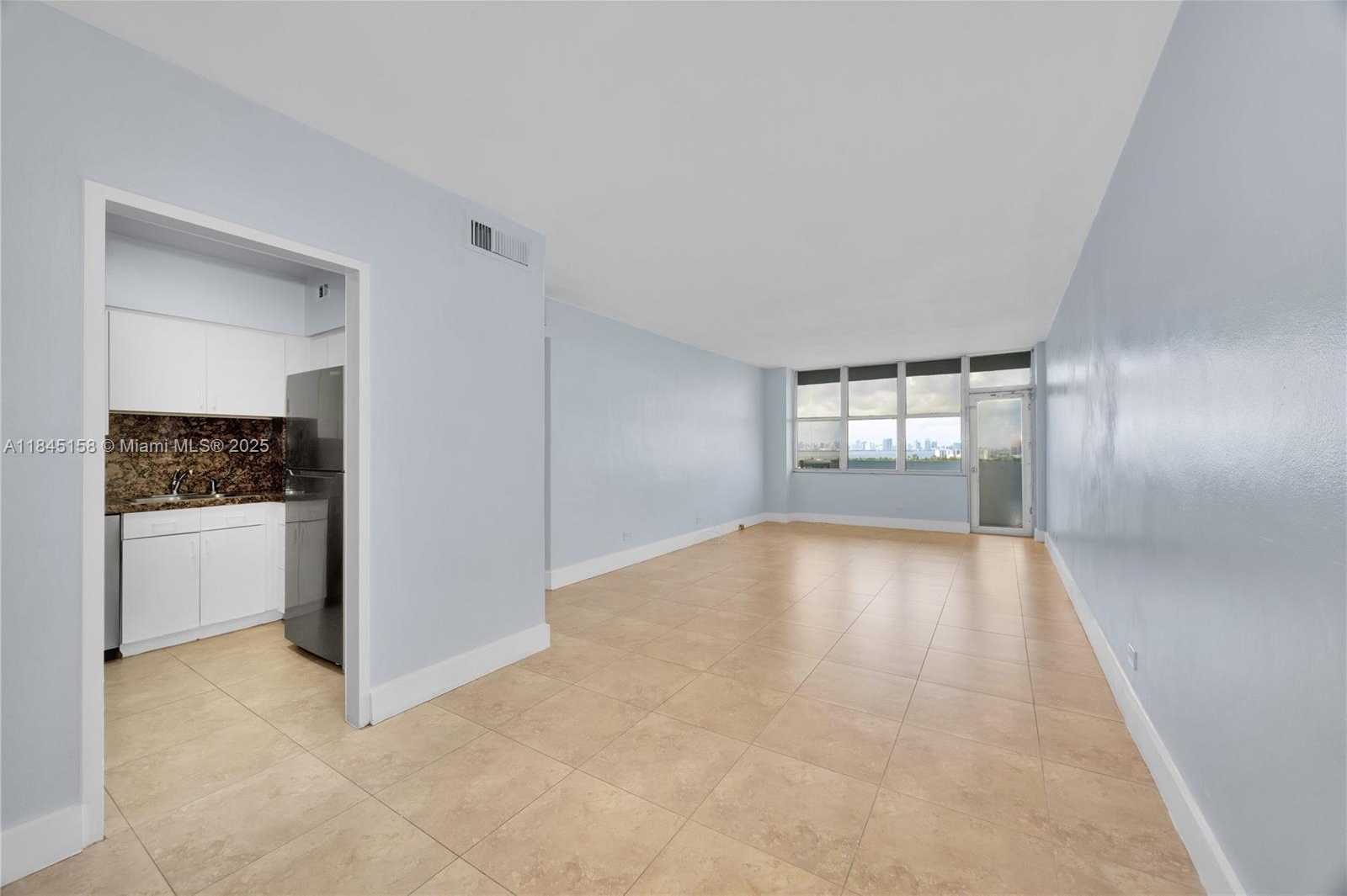 Small Image of 7441 WAYNE AVE #15E, Miami Beach Number 3