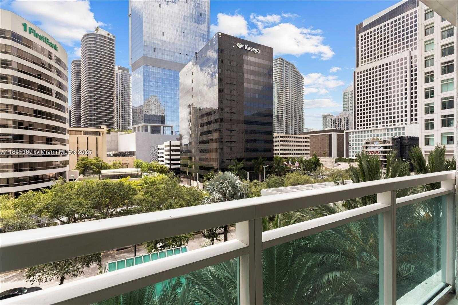 Small Image of 950 BRICKELL BAY DR #501, Miami Number 14