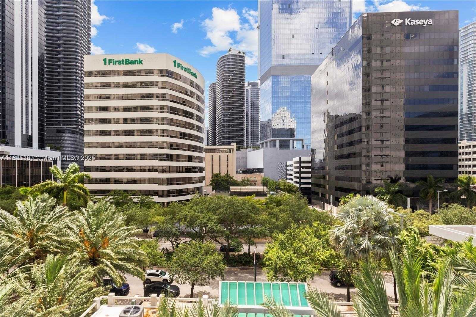 Small Image of 950 BRICKELL BAY DR #501, Miami Number 15