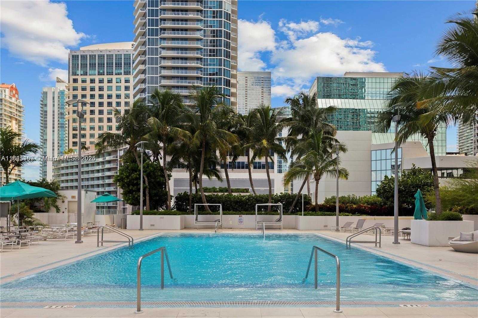 Small Image of 950 BRICKELL BAY DR #501, Miami Number 17