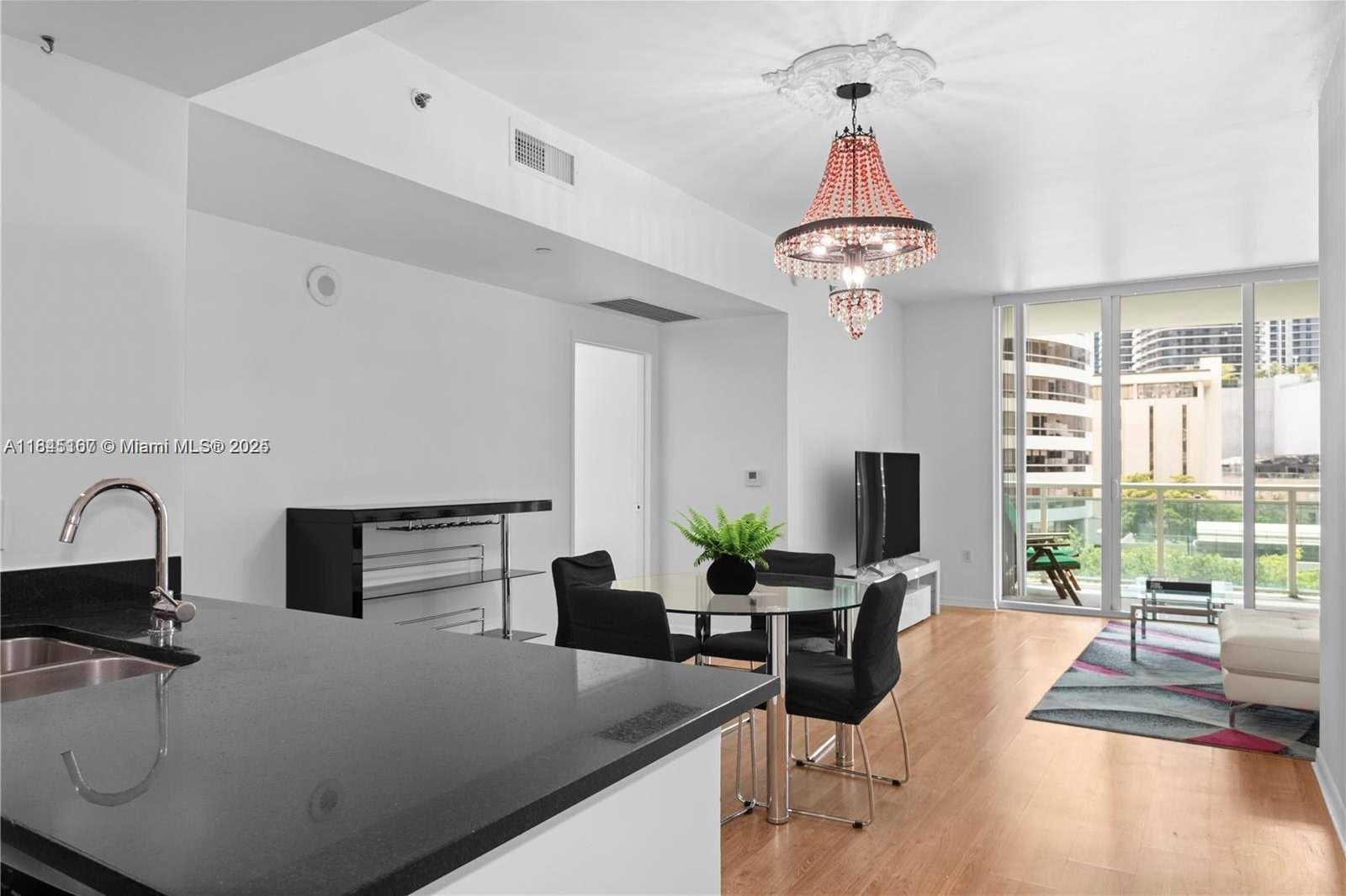 Small Image of 950 BRICKELL BAY DR #501, Miami Number 5