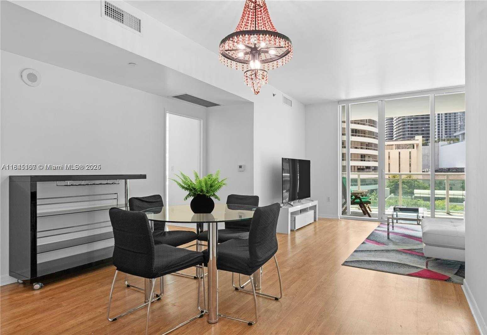 Small Image of 950 BRICKELL BAY DR #501, Miami Number 6