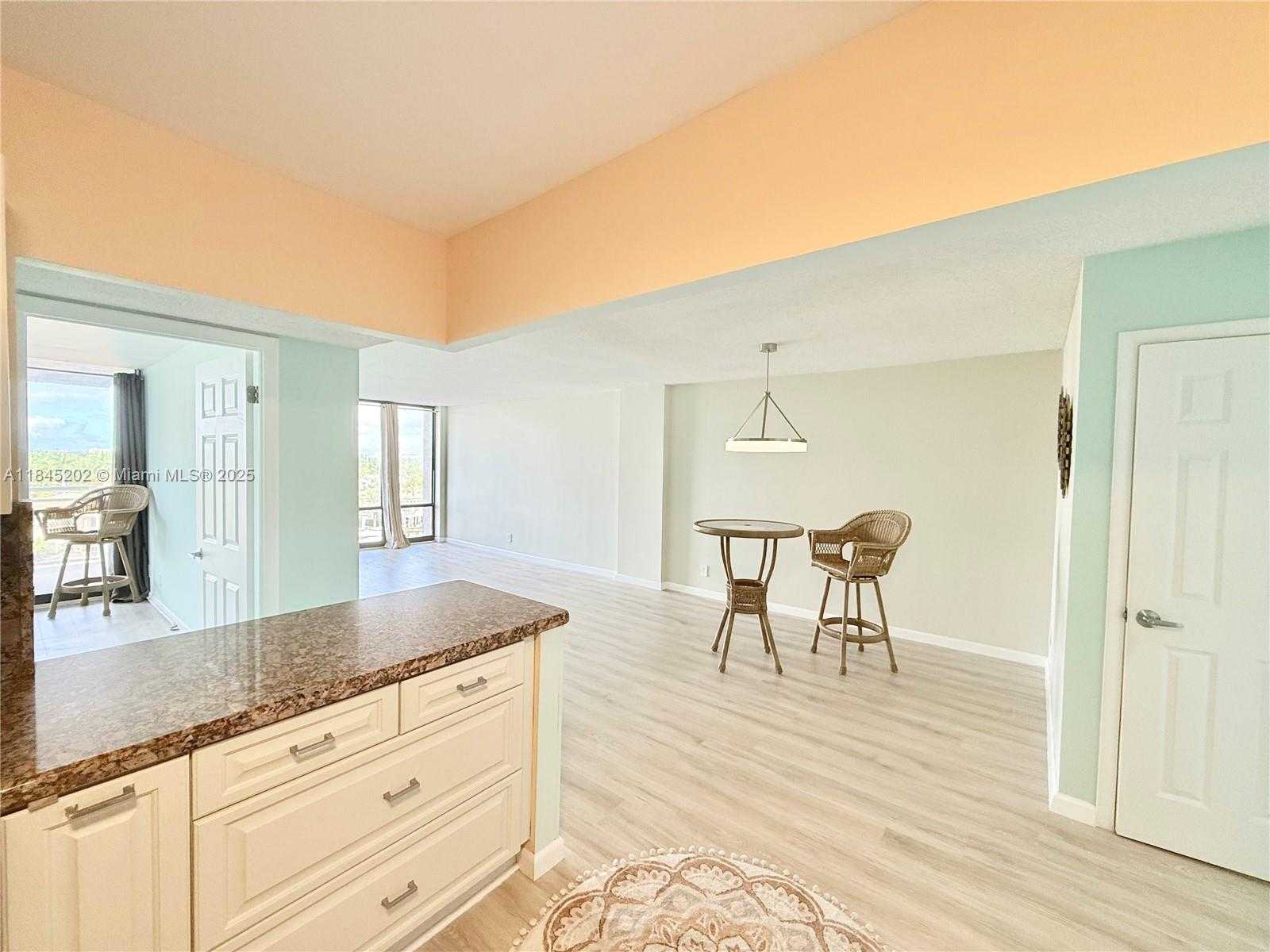 Small Image of 1600 SOUTH OCEAN DR #7B, Hollywood Number 51