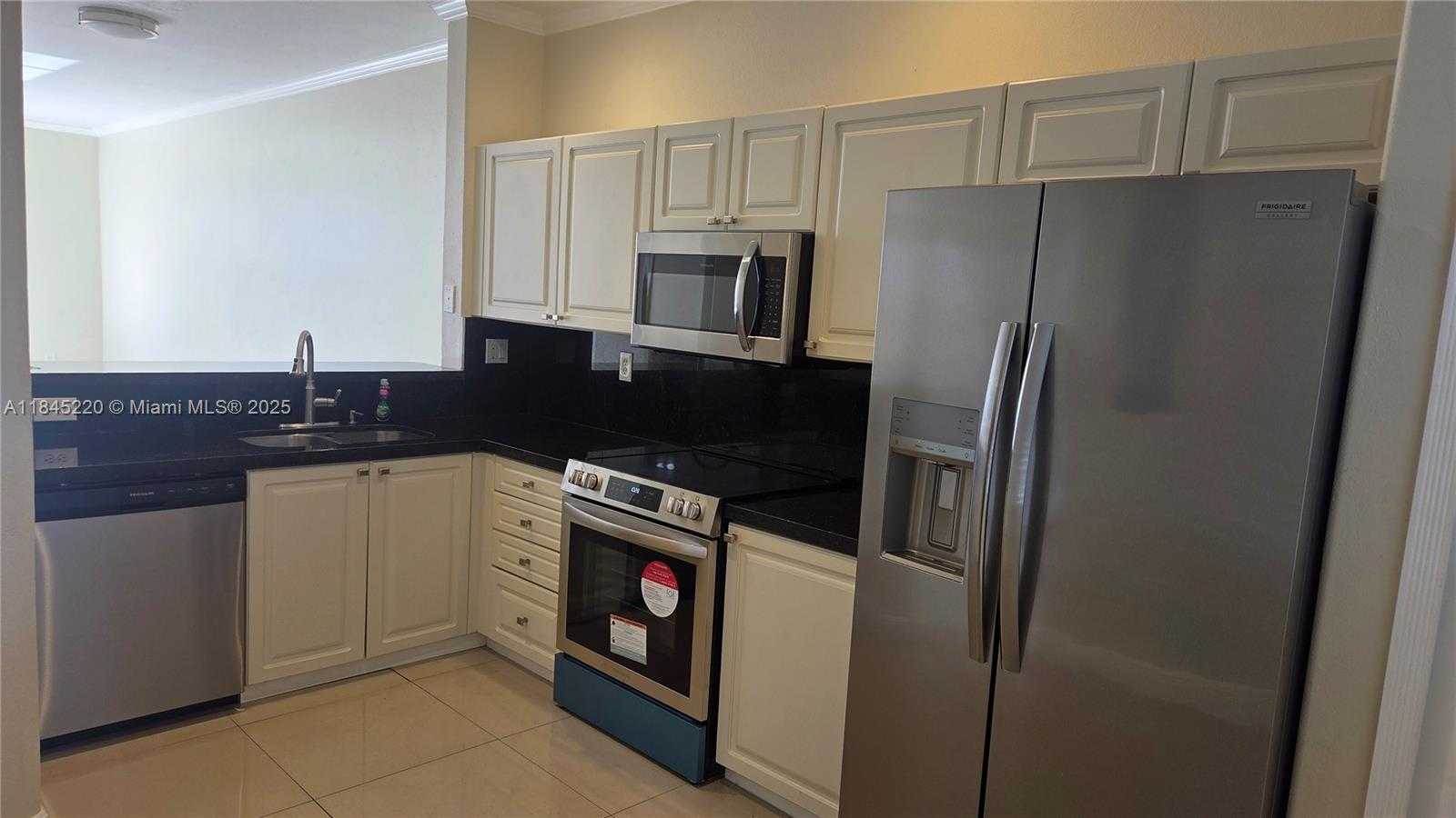 Small Image of 5590 NORTH WEST 107TH AVE #1111, Doral Number 11