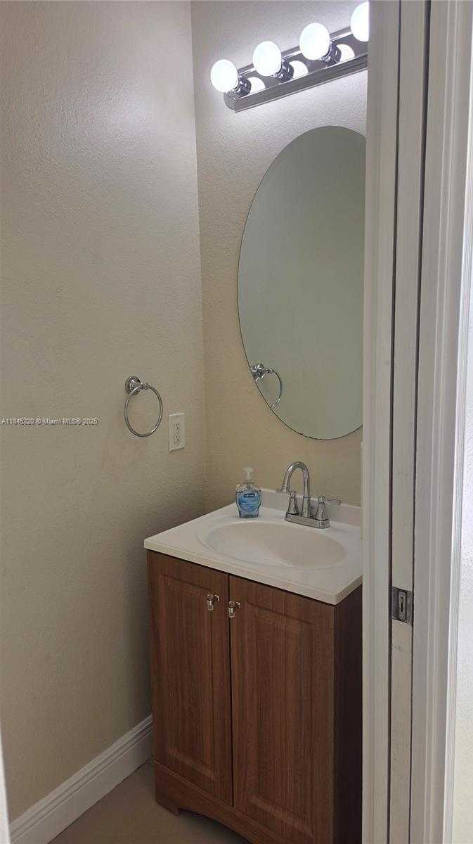 Small Image of 5590 NORTH WEST 107TH AVE #1111, Doral Number 12