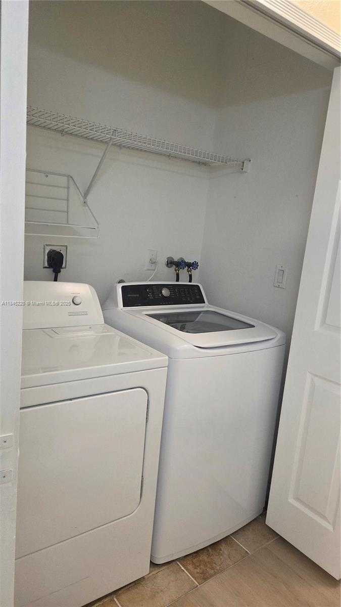 Small Image of 5590 NORTH WEST 107TH AVE #1111, Doral Number 17