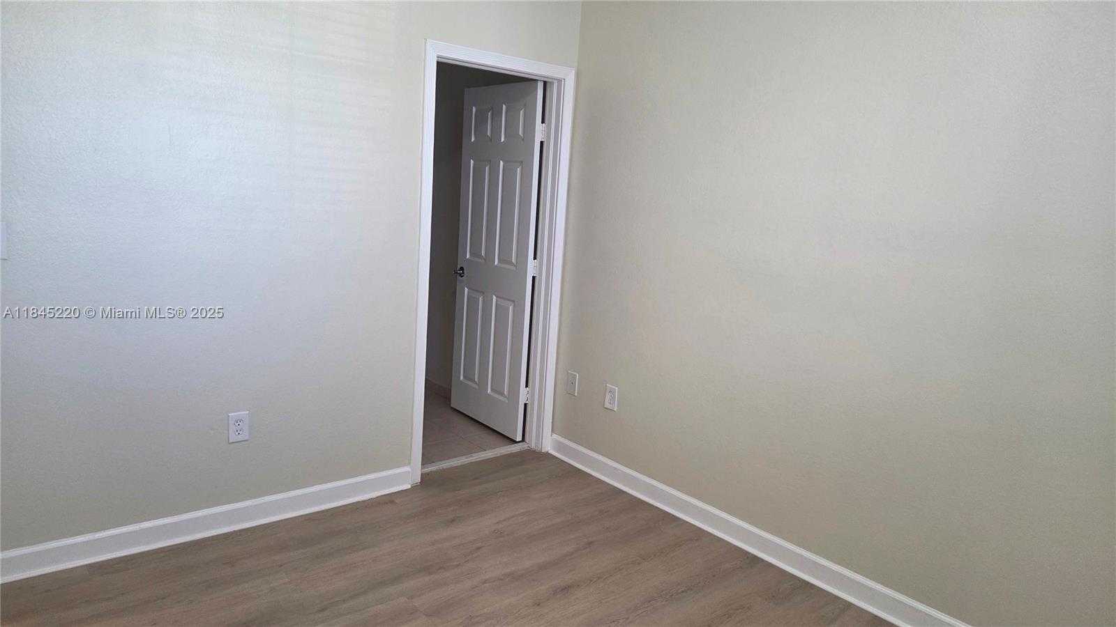 Small Image of 5590 NORTH WEST 107TH AVE #1111, Doral Number 25