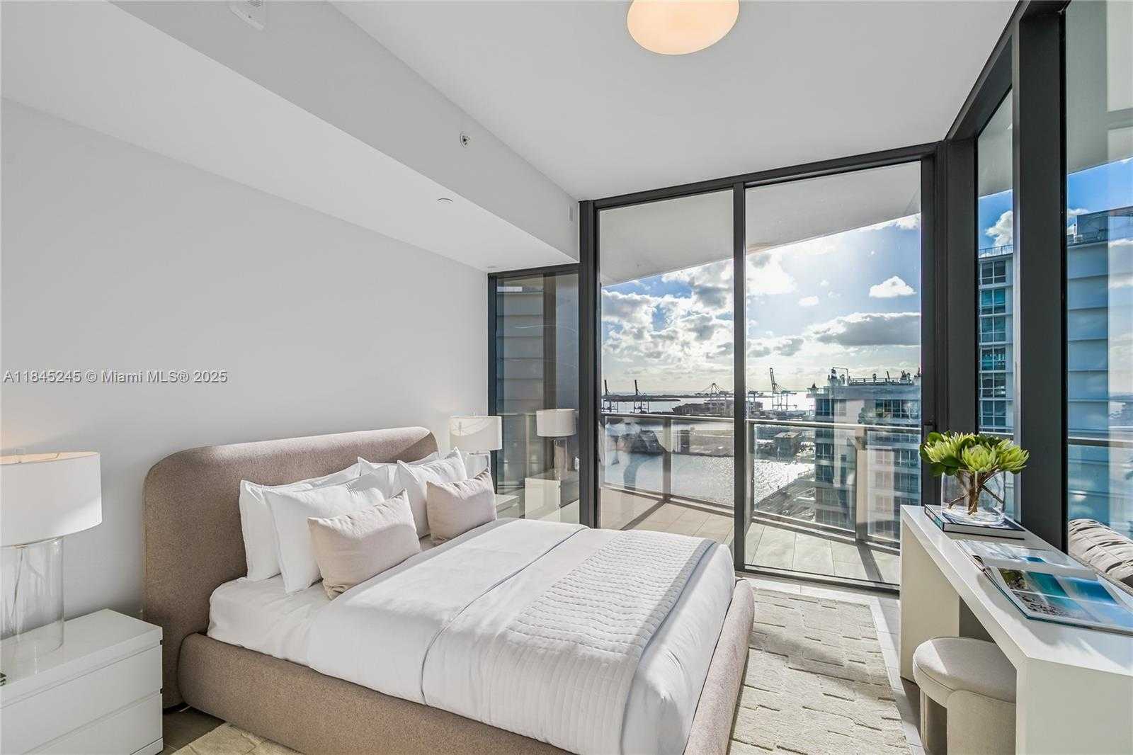 Small Image of 500 ALTON #2305/06, Miami Beach Number 18