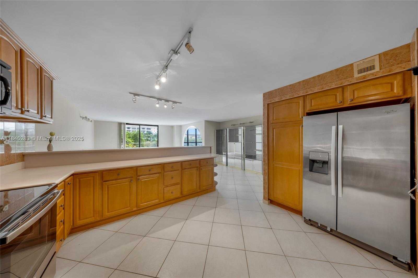 Small Image of 600 THREE ISLANDS BLVD #212, Hallandale Beach Number 13