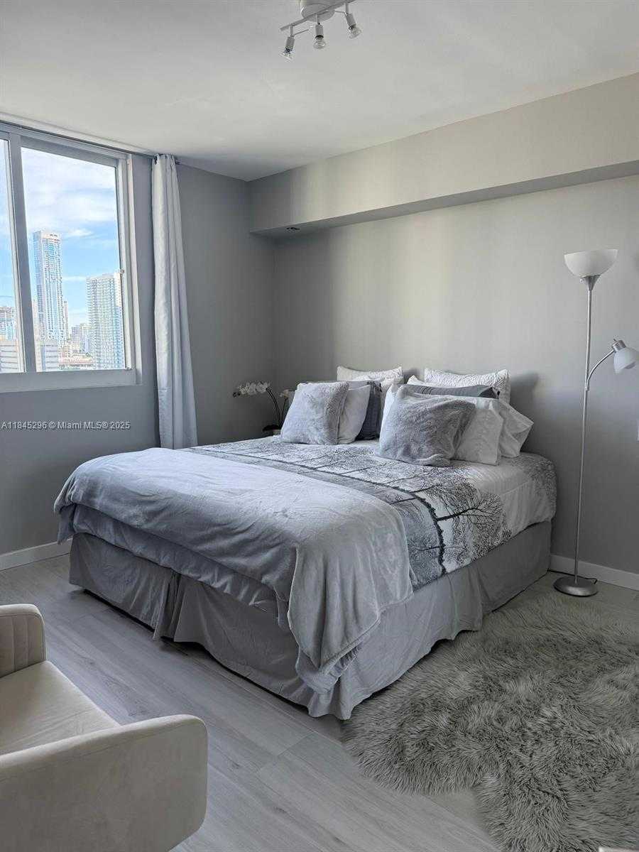 Small Image of 275 NORTH EAST 18TH ST #1405, Miami Number 15