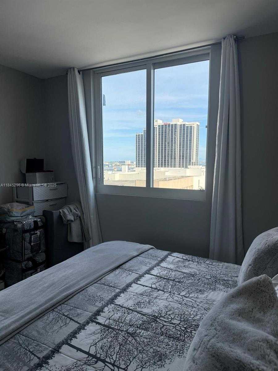 Small Image of 275 NORTH EAST 18TH ST #1405, Miami Number 17