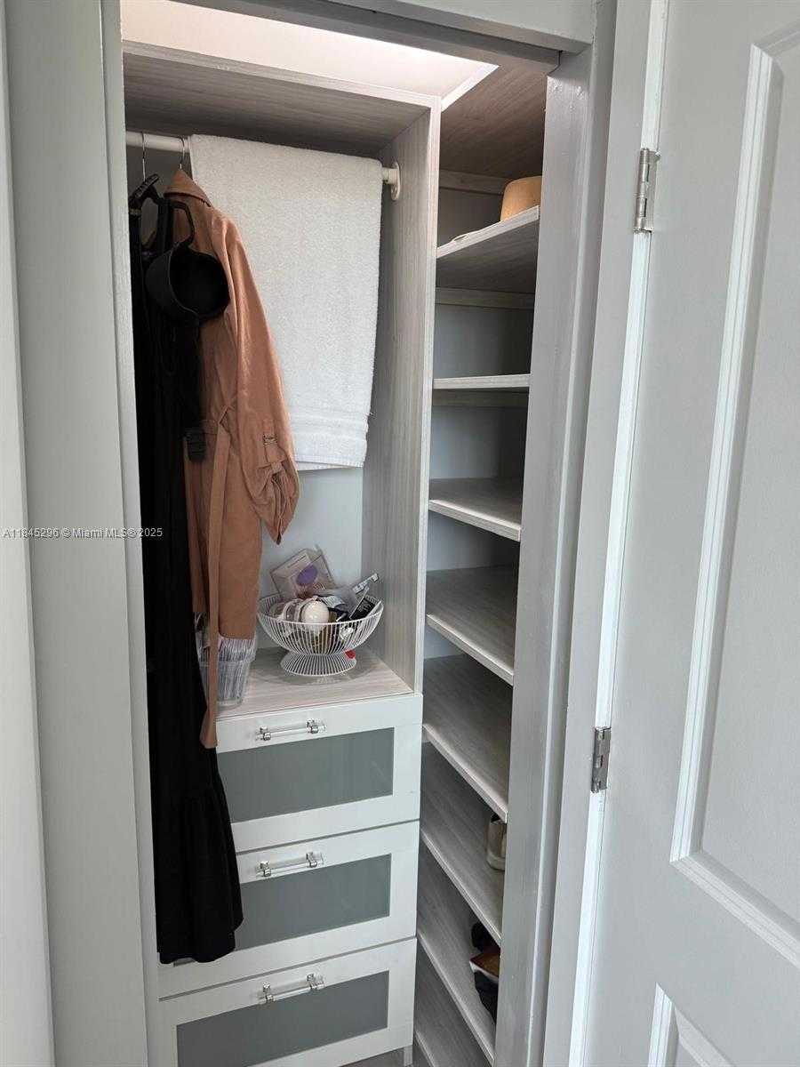 Small Image of 275 NORTH EAST 18TH ST #1405, Miami Number 19