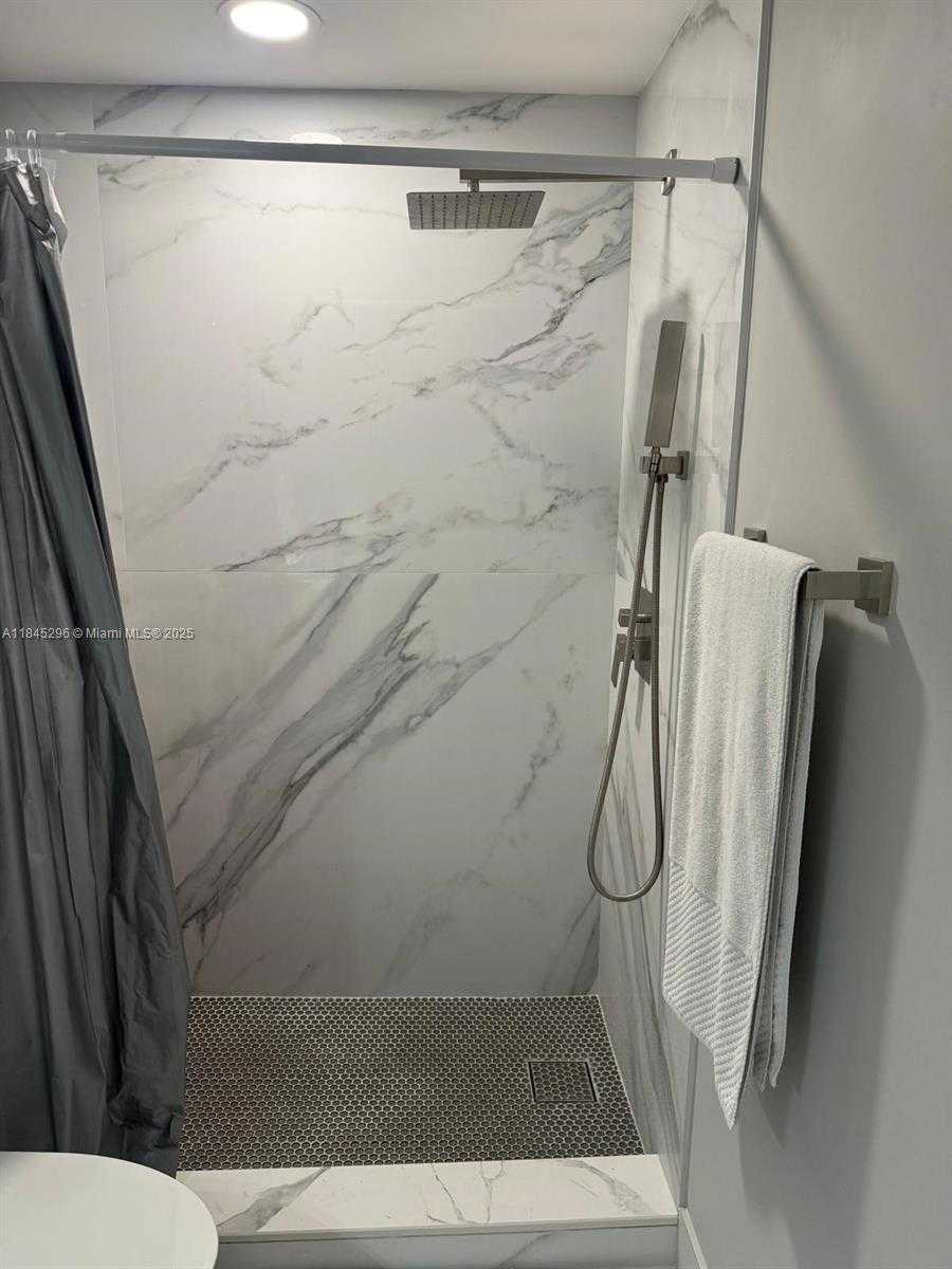 Small Image of 275 NORTH EAST 18TH ST #1405, Miami Number 22