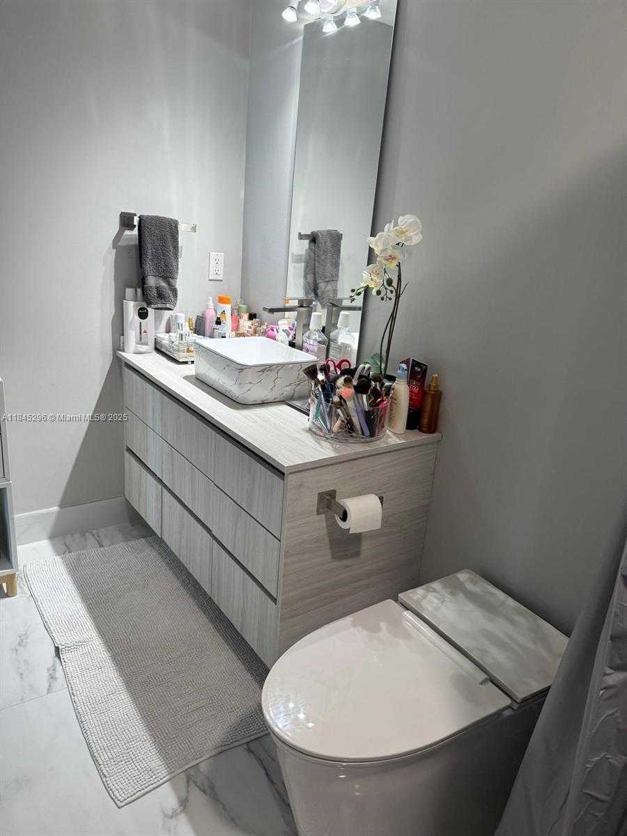 Small Image of 275 NORTH EAST 18TH ST #1405, Miami Number 23