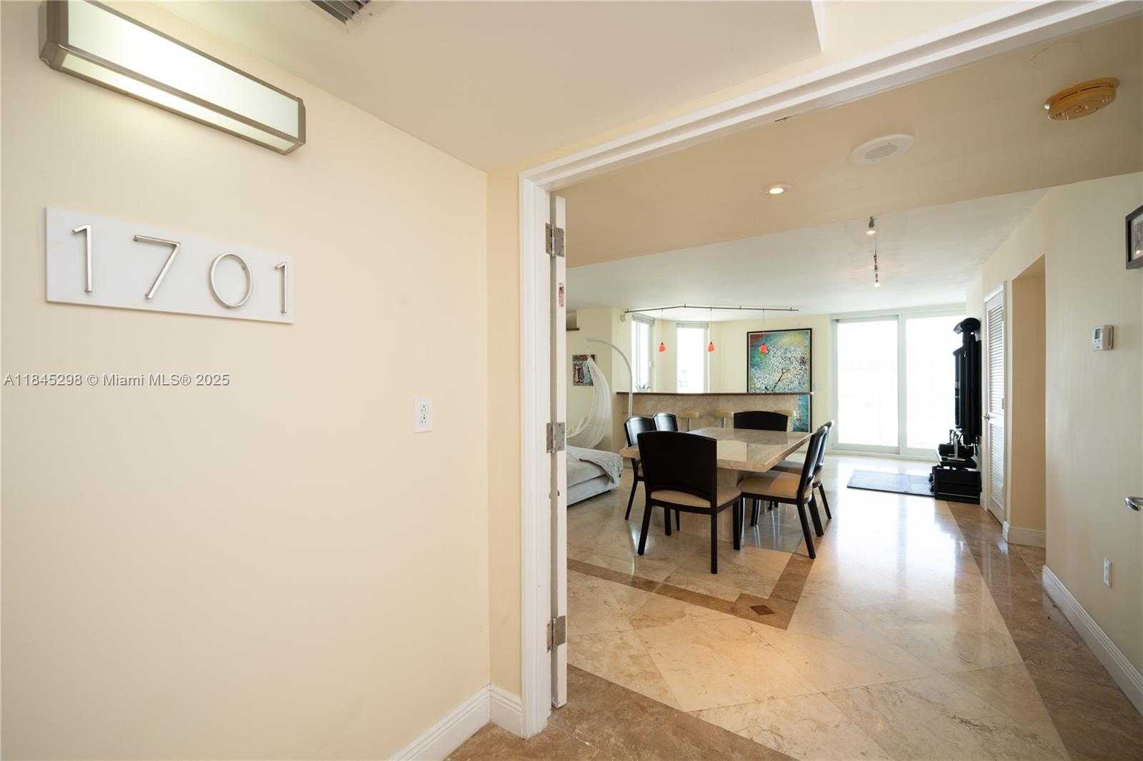 Small Image of 5900 COLLINS AVE #1701, Miami Beach Number 13