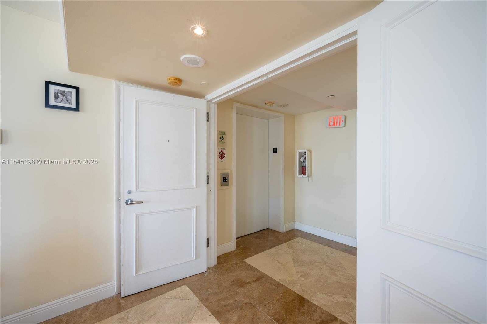 Small Image of 5900 COLLINS AVE #1701, Miami Beach Number 14