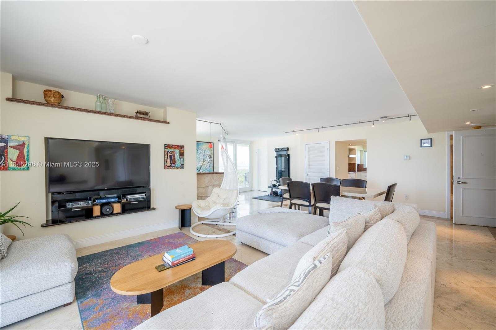 Small Image of 5900 COLLINS AVE #1701, Miami Beach Number 18