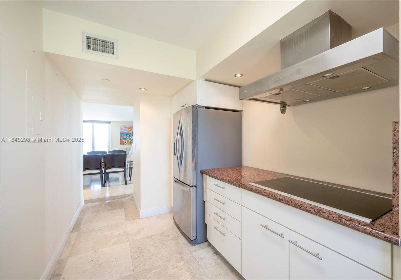 Small Image of 5900 COLLINS AVE #1701, Miami Beach Number 21