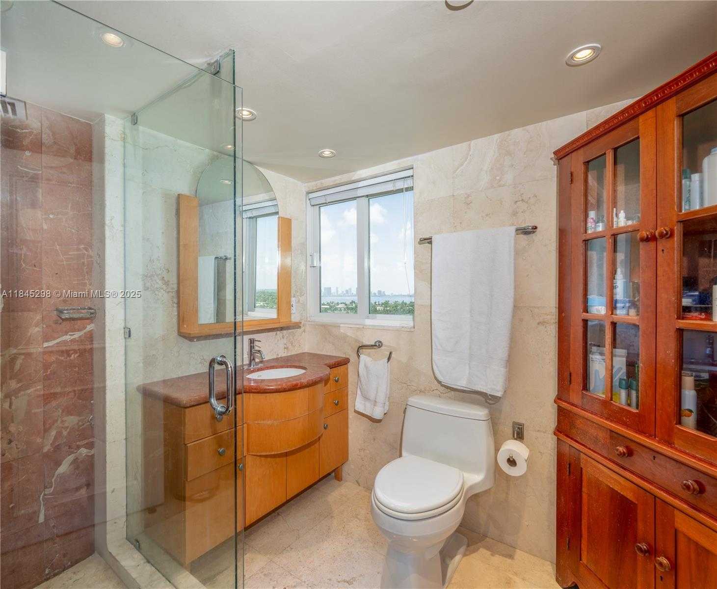 Small Image of 5900 COLLINS AVE #1701, Miami Beach Number 27