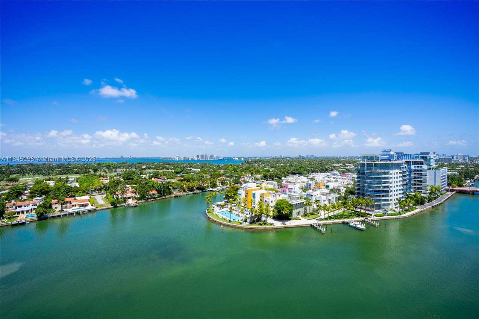 Small Image of 5900 COLLINS AVE #1701, Miami Beach Number 3