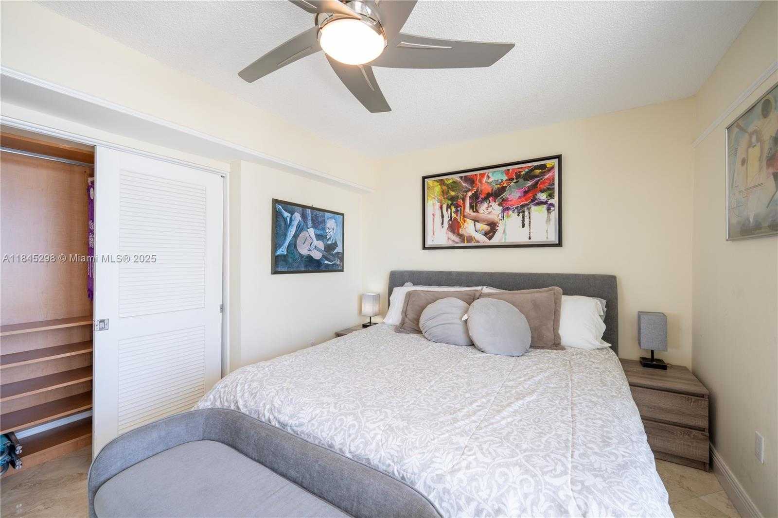 Small Image of 5900 COLLINS AVE #1701, Miami Beach Number 32