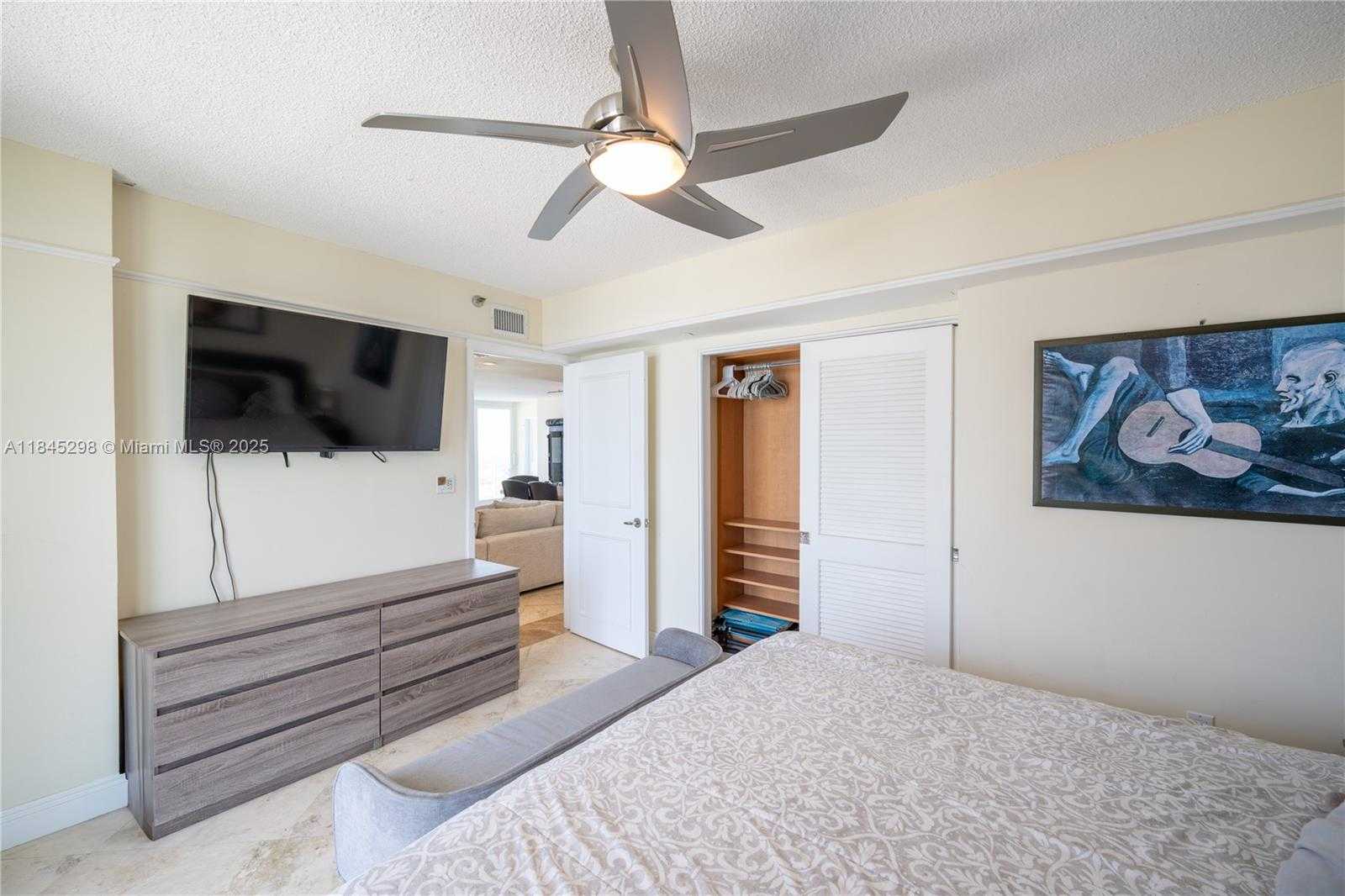 Small Image of 5900 COLLINS AVE #1701, Miami Beach Number 33