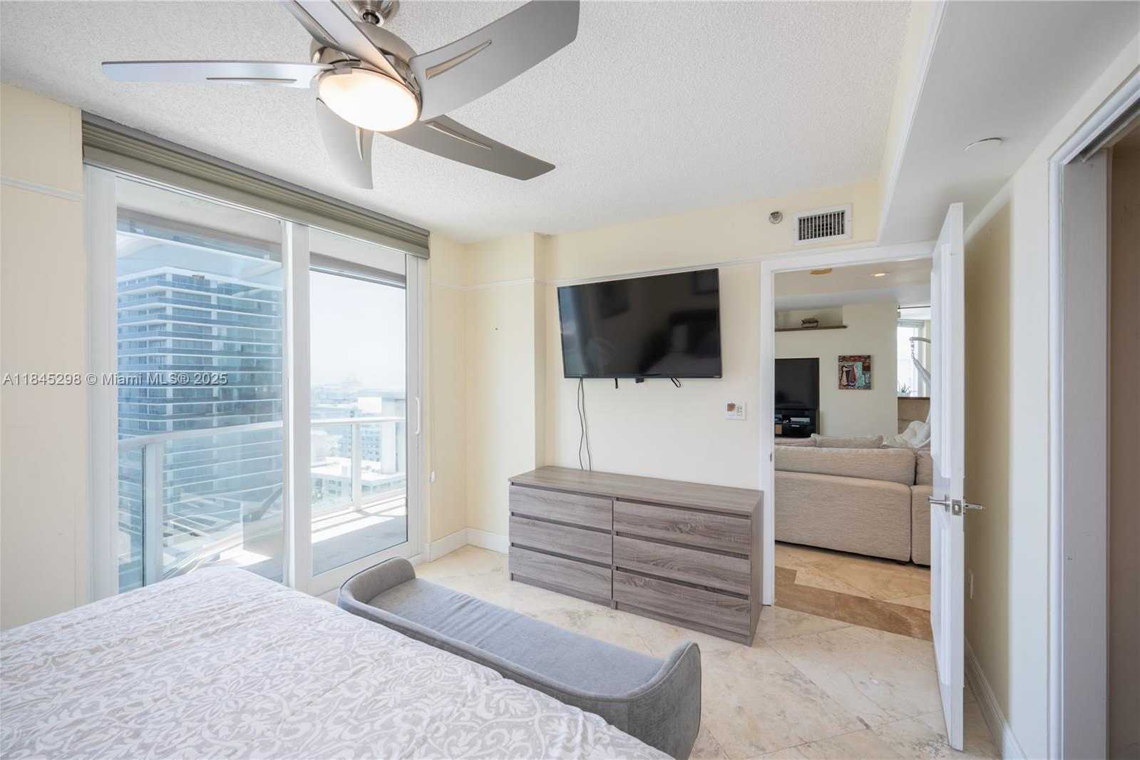 Small Image of 5900 COLLINS AVE #1701, Miami Beach Number 34