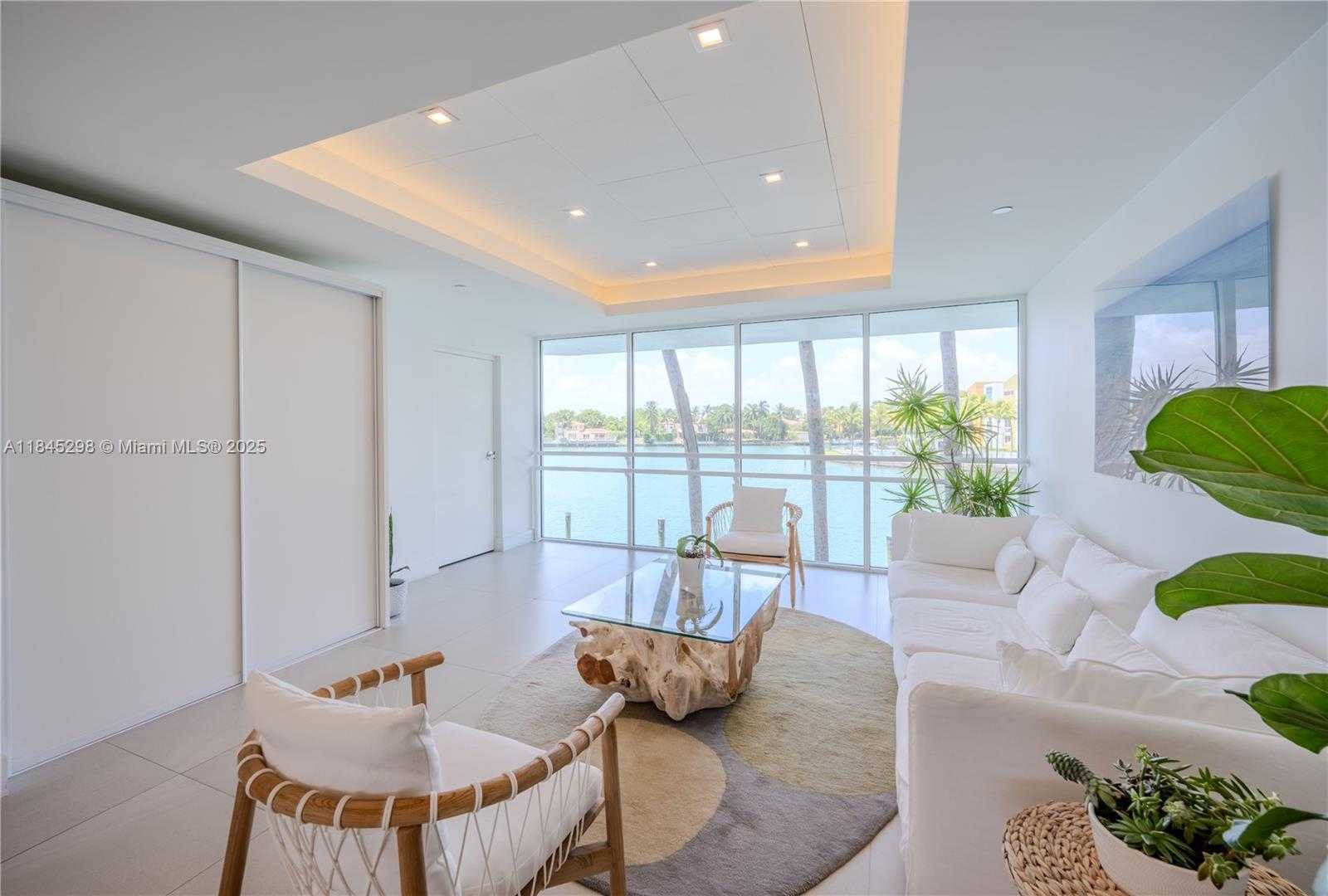 Small Image of 5900 COLLINS AVE #1701, Miami Beach Number 42