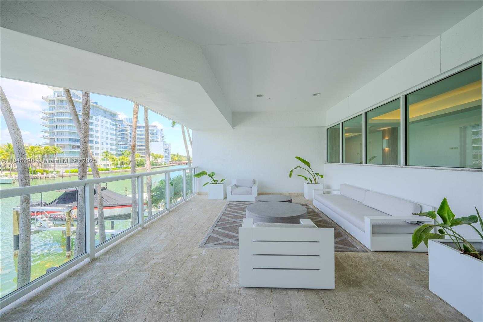 Small Image of 5900 COLLINS AVE #1701, Miami Beach Number 49