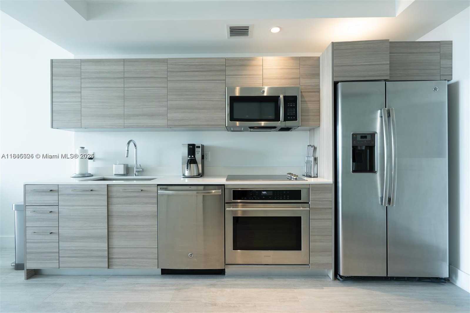 Small Image of 121 NORTH EAST 34TH ST #806, Miami Number 2