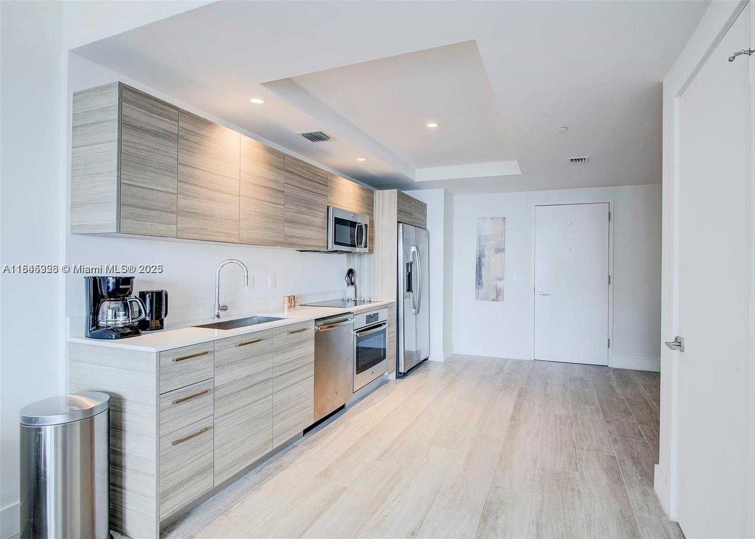Small Image of 121 NORTH EAST 34TH ST #806, Miami Number 4
