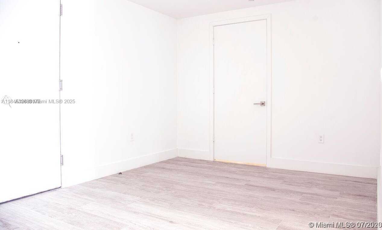 Small Image of 121 NORTH EAST 34TH ST #806, Miami Number 6