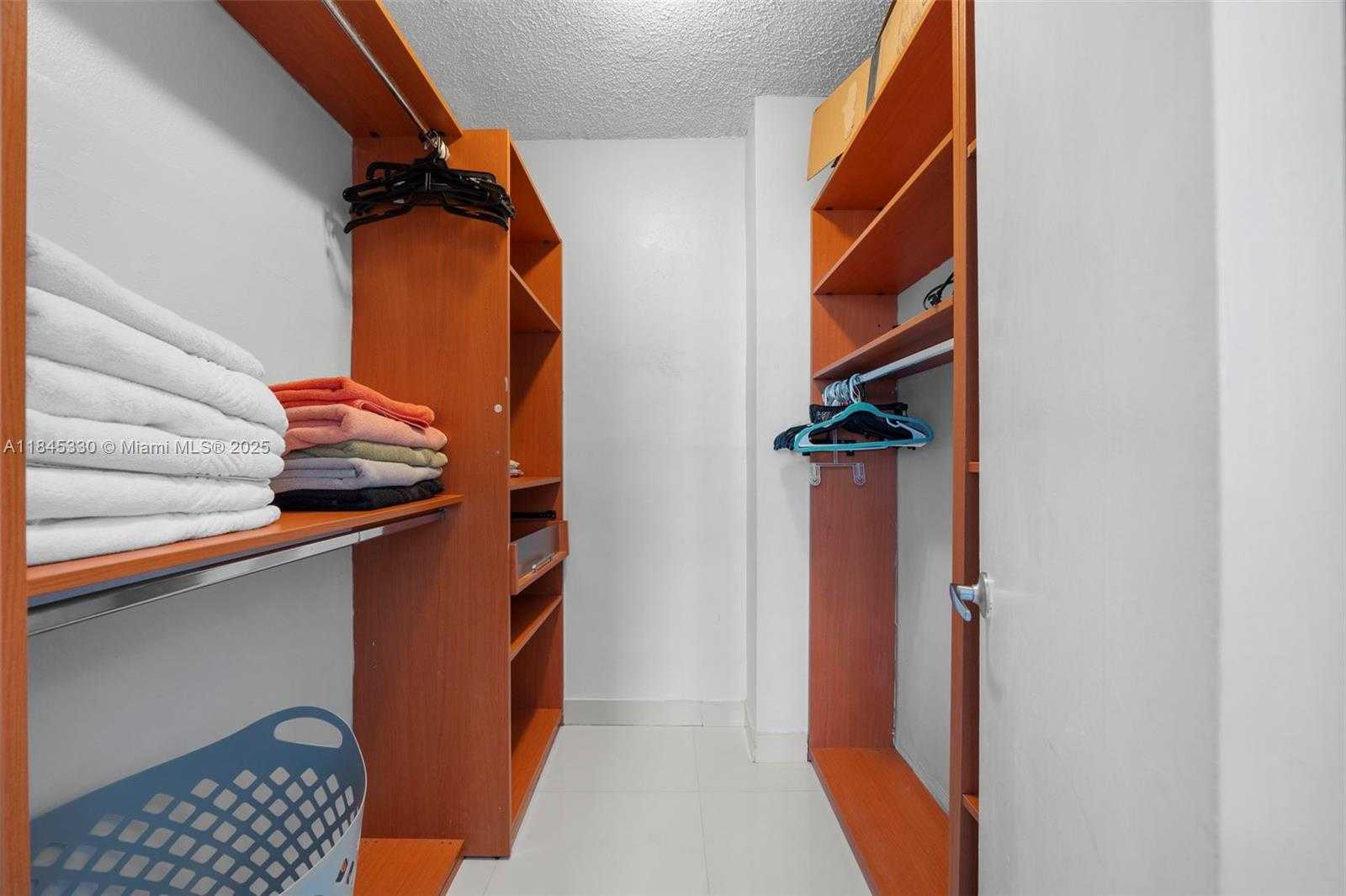 Small Image of 4001 SOUTH OCEAN DR #6M, Hollywood Number 18