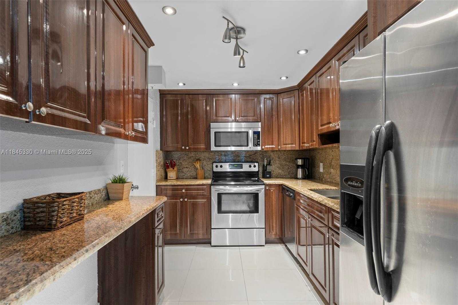 Small Image of 4001 SOUTH OCEAN DR #6M, Hollywood Number 7