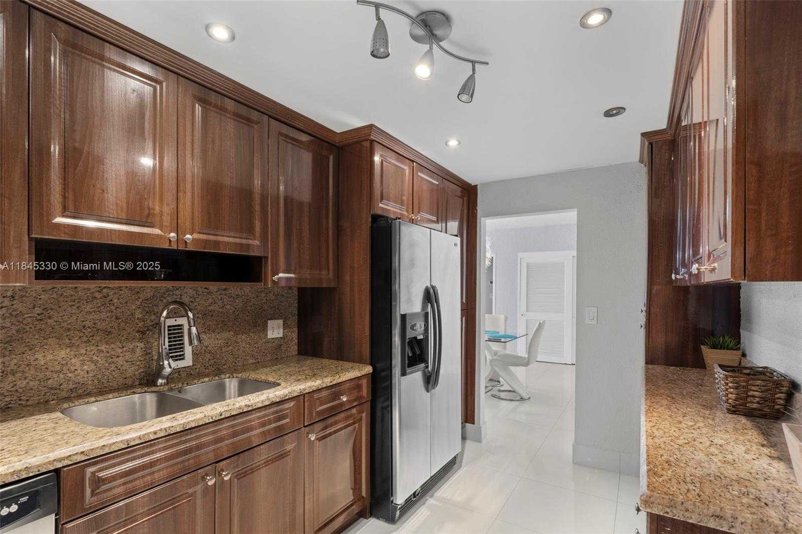 Small Image of 4001 SOUTH OCEAN DR #6M, Hollywood Number 8